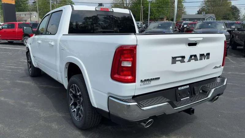 2026 Ram 1500 - view 62