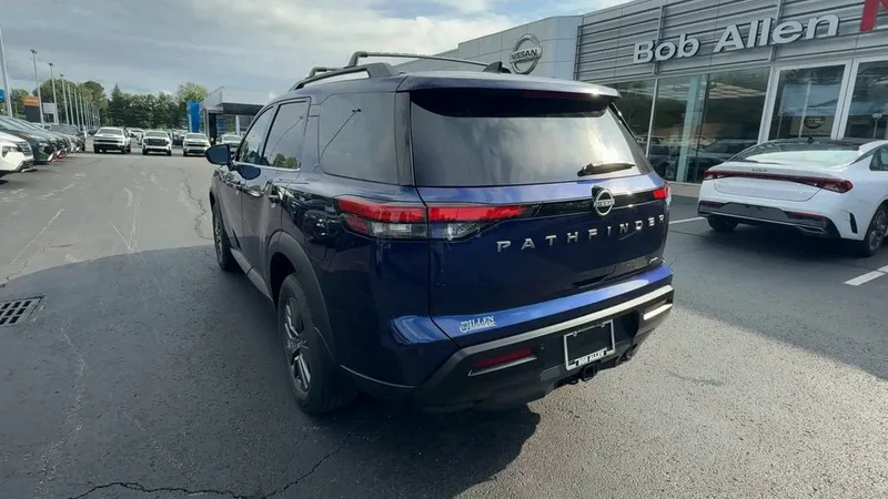 2026 Nissan Pathfinder SV, photo 38