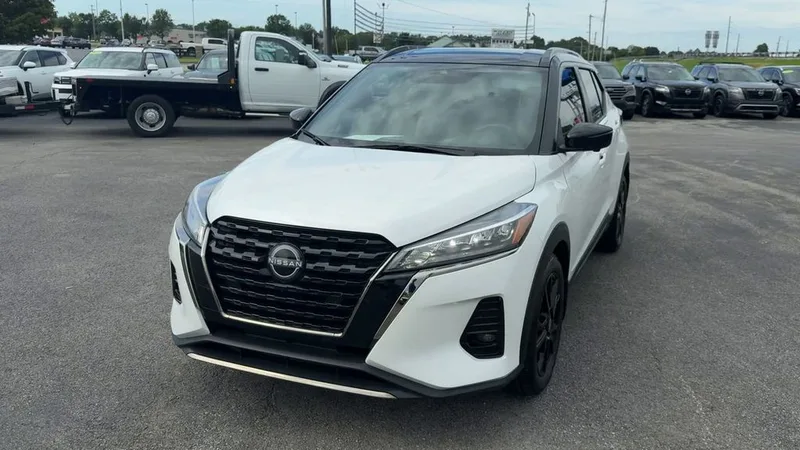 2023 Nissan Kicks SR, photo 32