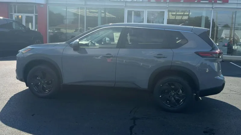 2026 Nissan Rogue SV, photo 35