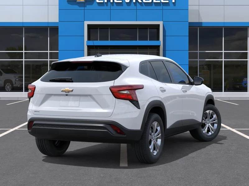 2026 Chevrolet Trax LS, photo 4