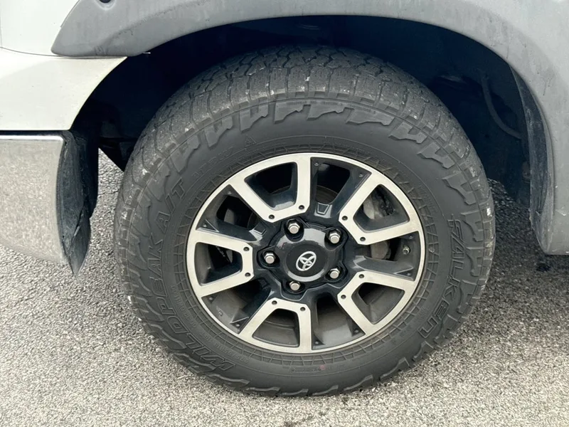 2011 Toyota Tundra Grade, photo 2