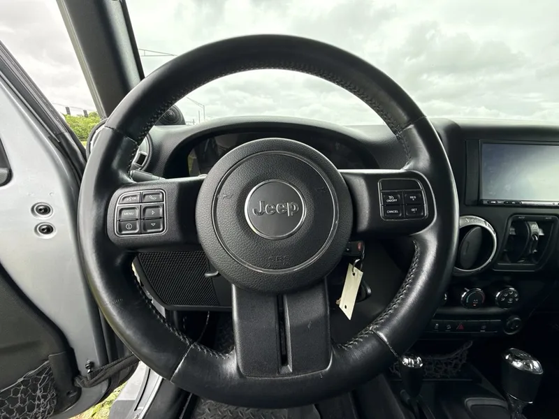 2014 Jeep Wrangler Unlimited Sahara, photo 23