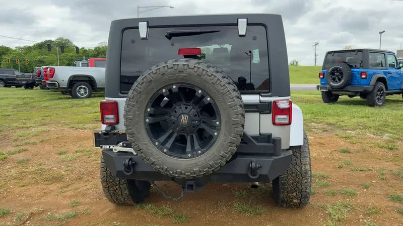 2014 Jeep Wrangler Unlimited Sahara, photo 6