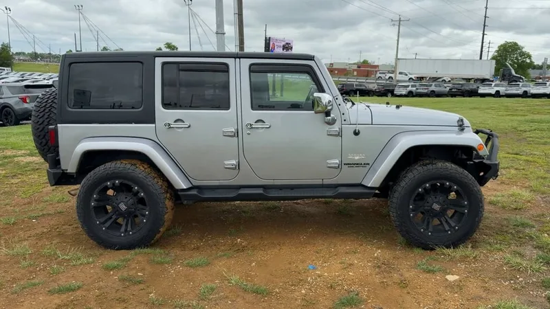 2014 Jeep Wrangler Unlimited Sahara, photo 8