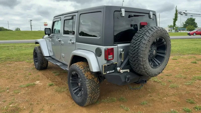 2014 Jeep Wrangler Unlimited Sahara, photo 5