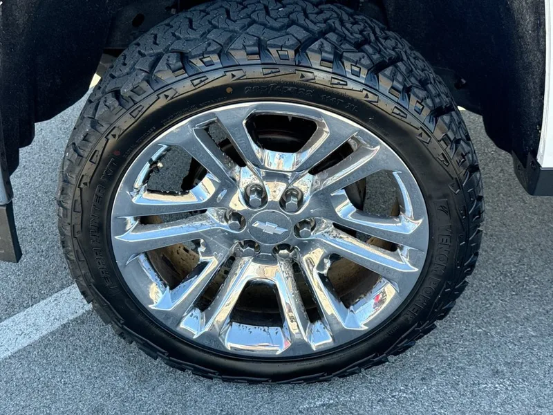 2015 Chevrolet Silverado 1500 LTZ, photo 2