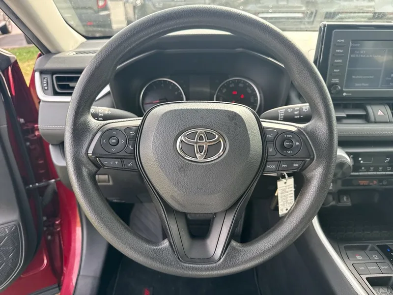 2021 Toyota RAV4 LE, photo 23