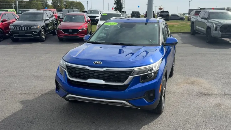 2021 Kia Seltos S, photo 2