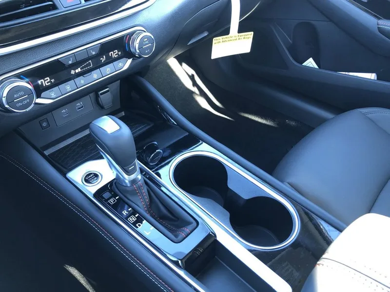 2025 Nissan Altima SR, photo 27
