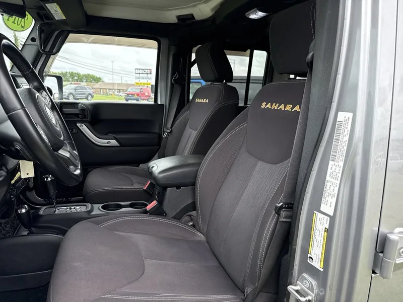 2014 Jeep Wrangler Unlimited Sahara, photo 21