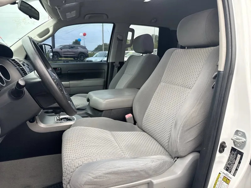 2011 Toyota Tundra Grade, photo 13