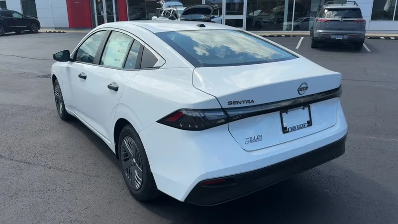 2027 Nissan Sentra S, photo 5