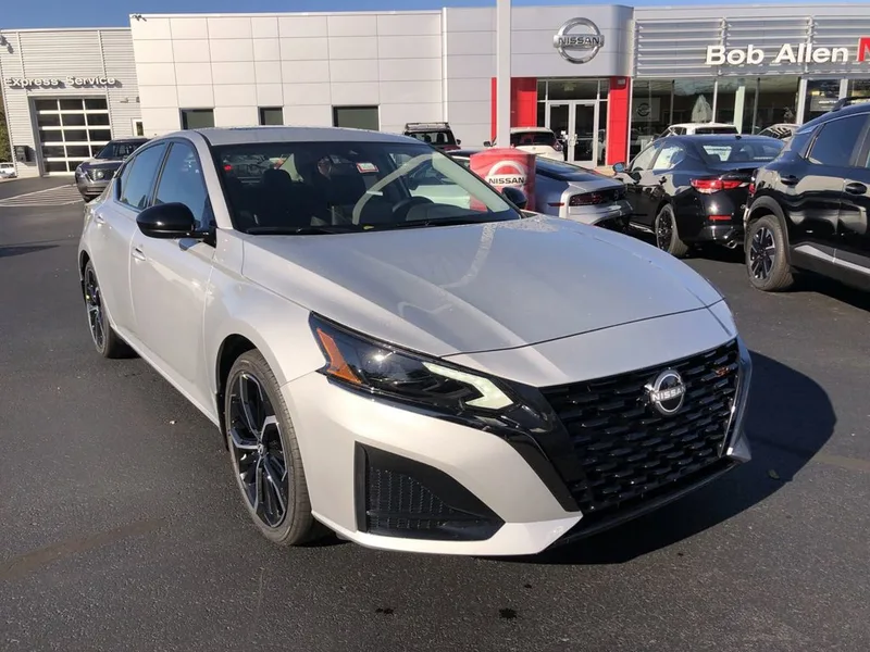 2025 Nissan Altima SR, photo 15